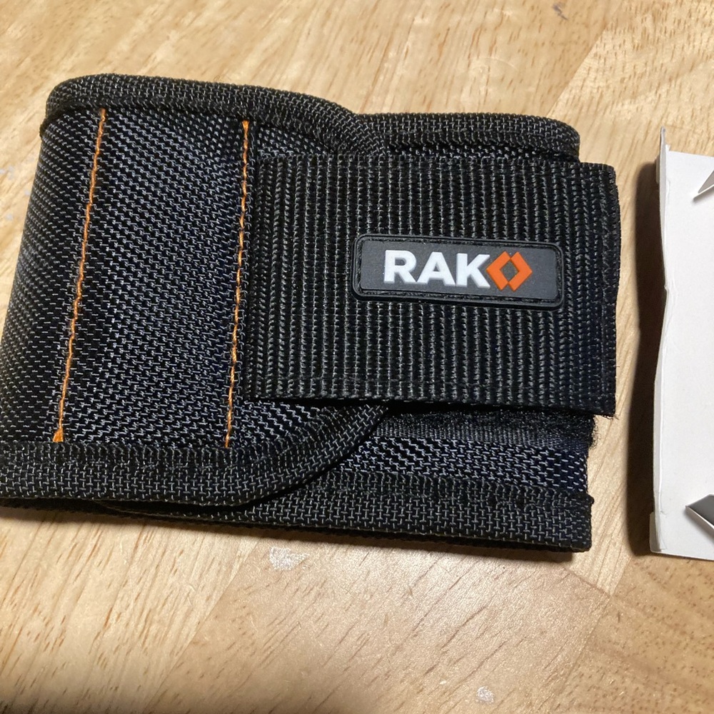 RAK Magnetic Wristband for Holding Screws Nails and Drill Bits for Men - Picture 3 of 5
